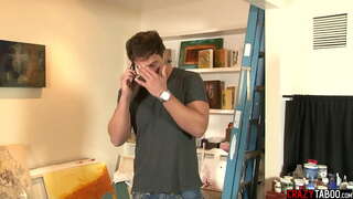 מילף כפויטשה ווייט החרמנית נהנתה מזיון כוס קשוח