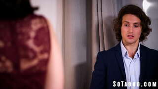 ���ालाना जलसे रात के थोड़े Kindles के जुनून के बीच भाई और बहन